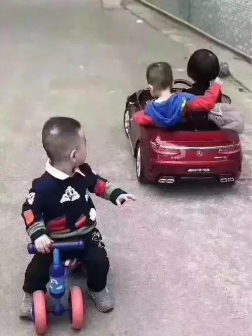 买奔驰吗?漏油的那种!“奔驰漏油”段子来袭!
