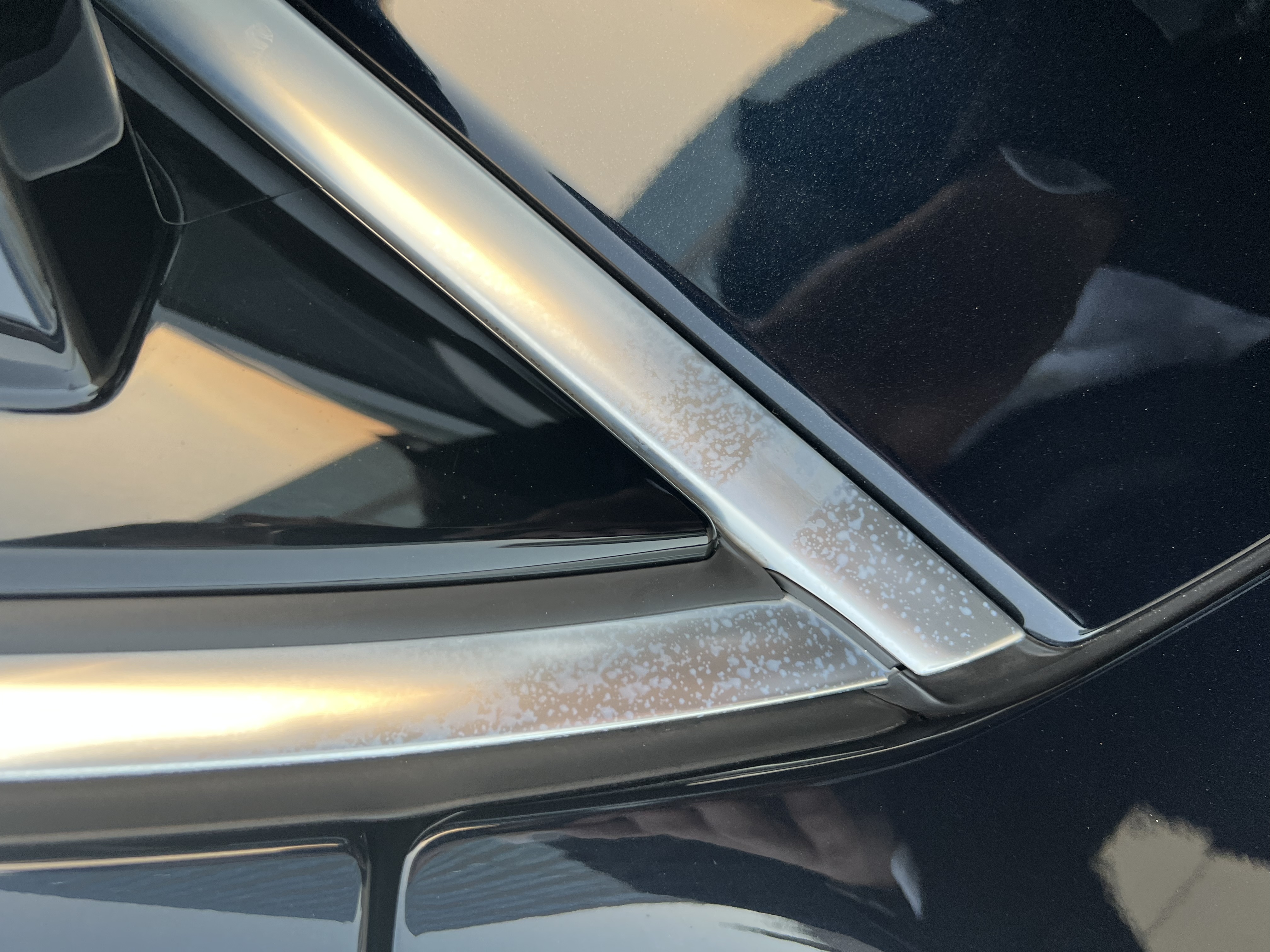 宝马（进口）-X5汽车出现中网腐蚀和电镀条氧化的问题